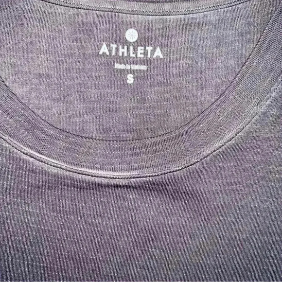 Dark grey Athleta rolled sleeves side slit nwot top size small - Picture 2 of 8